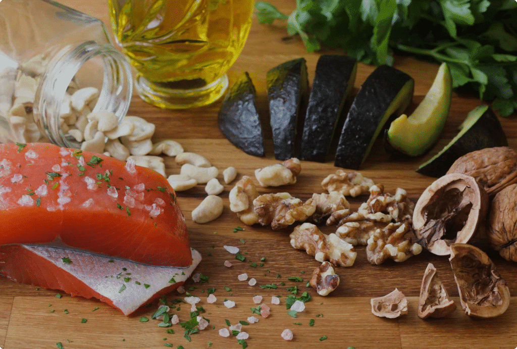Top anti-inflammatory foods rich in antioxidants like turmeric, avocado, and nuts