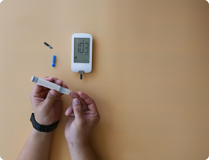 Smart metabolism tracking device analyzing.