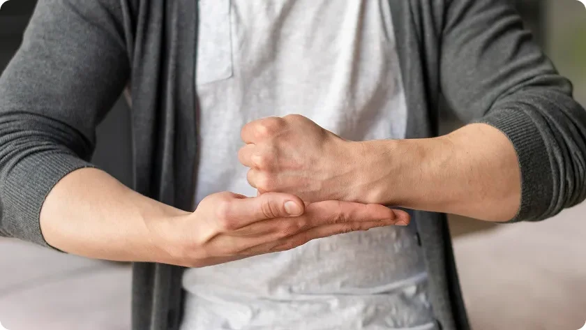 Infographic with seven relief tips for treating arthritis in hands and fingers.