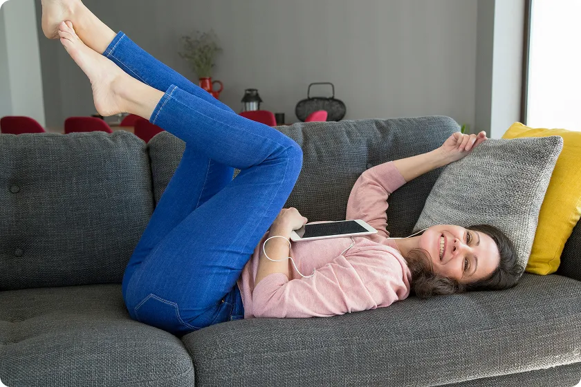Clinician explains restless leg treatment with gentle rls relief support